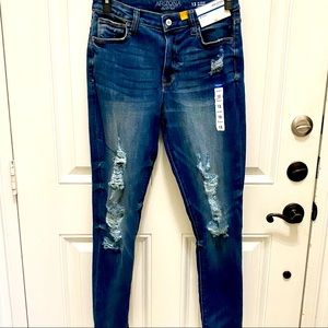 Women’s Arizona Jean Co. High Rise Skinny. Size 13